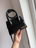 Jacquemus De geknoopte Chiquito Zart, Sieraden, Tassen en Uiterlijk, Tassen | Damestassen, Ophalen of Verzenden, Zo goed als nieuw