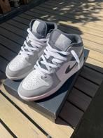 Air jordan mid 1 (grijs), Ophalen of Verzenden, Zo goed als nieuw, Overige kleuren