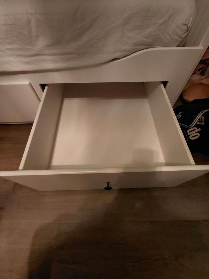 Ikea Hemnes Bed + Nachtkastje, Huis en Inrichting, Slaapkamer | Bedden, Zo goed als nieuw, Eenpersoons, Hout, Wit, Ophalen
