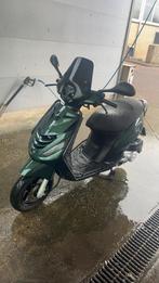 Zip type 4 50cc full option, Fietsen en Brommers, Scooters | Piaggio, Ophalen of Verzenden, Zo goed als nieuw, Zip