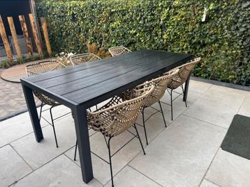 Jysk tuinset tafel met 6 stoelen en kussens beschikbaar voor biedingen