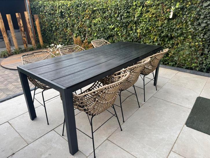 Jysk tuinset tafel met 6 stoelen en kussens, Tuin en Terras, Tuinsets en Loungesets, Zo goed als nieuw, Tuinset, Aluminium, 6 zitplaatsen