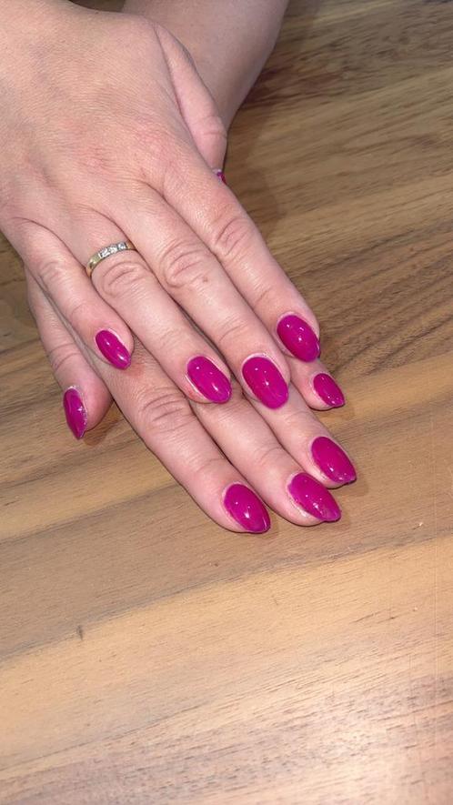 Nagelstyliste aangeboden, Sieraden, Tassen en Uiterlijk, Uiterlijk | Cosmetica en Make-up, Zo goed als nieuw, Handen en Nagels