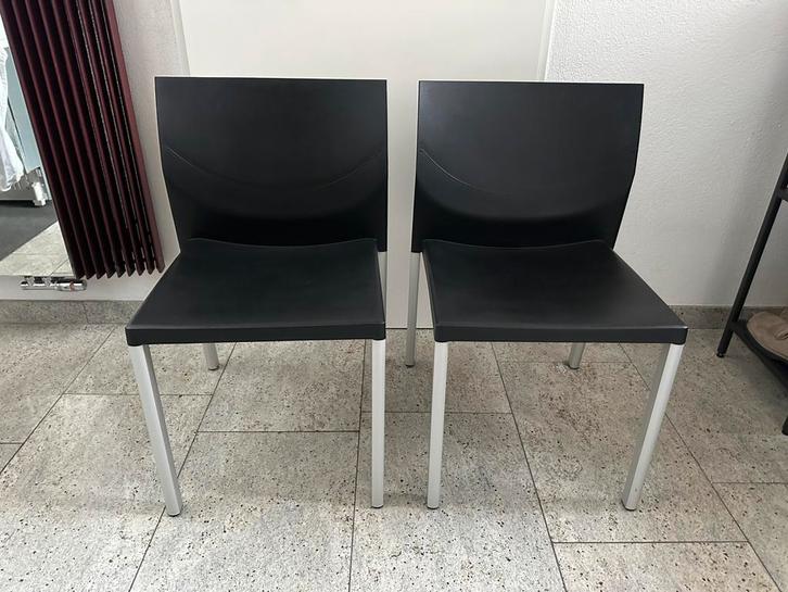 2 mooie design Leolux eetkamerstoelen, “Myto”, Huis en Inrichting, Stoelen, Gebruikt, Twee, Kunststof, Zwart, Ophalen