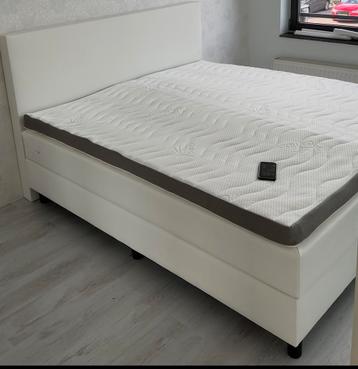 Nieuwe Boxspring 180x200 beschikbaar voor biedingen