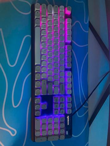 Steelseries Apex 5 beschikbaar voor biedingen