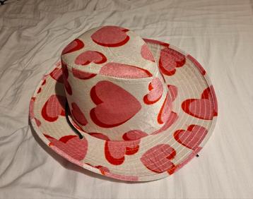 Cowgirl hoed wit met roze hartjes beschikbaar voor biedingen