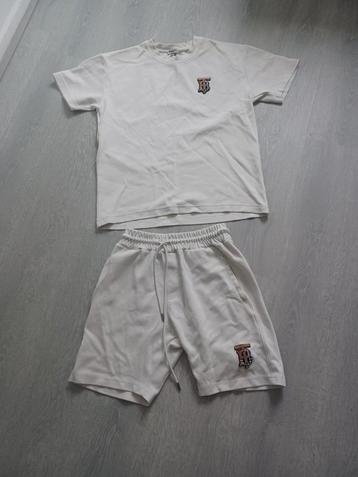 Als nieuw Burberry setje maat L beschikbaar voor biedingen