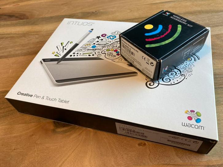 Wacom Intuos Pen&Touch S teken tablet en draadloos kit, Computers en Software, Tekentablets, Zo goed als nieuw, Ophalen of Verzenden