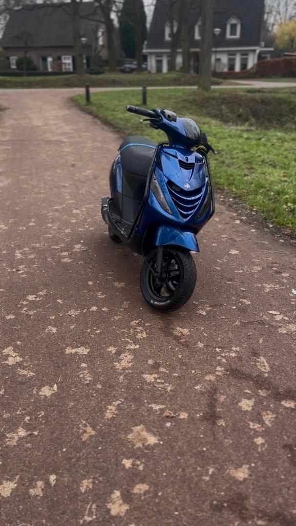 Piaggio Zip 50cc Iget, Fietsen en Brommers, Scooters | Piaggio, Gebruikt, Zip, Maximaal 45 km/u, Benzine, Ophalen