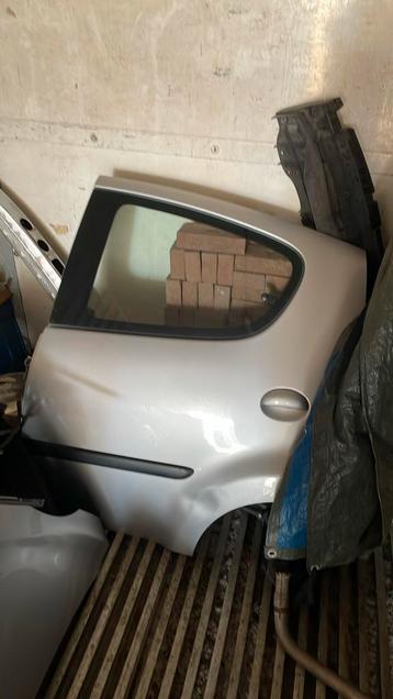 Peugeot 107 portieren links beschikbaar voor biedingen