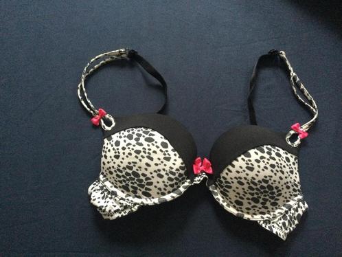 Prachtige Hunkemöller BH, maat 75A, Kleding | Dames, Ondergoed en Lingerie, BH, Overige kleuren, Ophalen of Verzenden