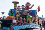 Carnavalswagen opbouw Trein met wagon en 3 poppen, Hobby en Vrije tijd, Feestartikelen, Ophalen of Verzenden, Carnaval