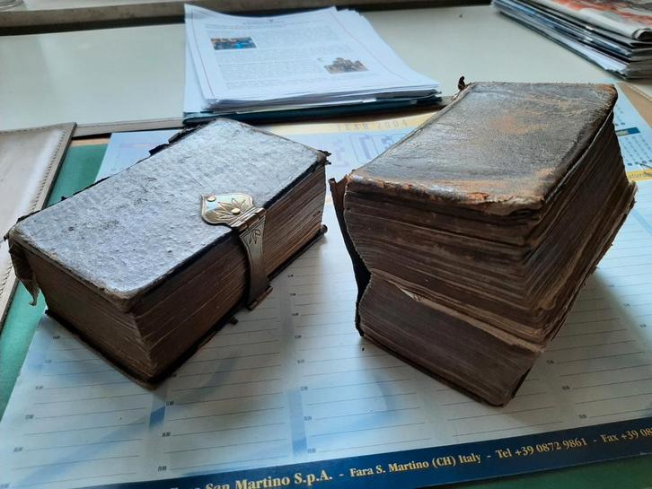 2 Antieke Bijbeltjes: 1759 & 1832, Antiek en Kunst, Antiek | Boeken en Bijbels, Ophalen of Verzenden