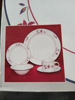 Servies compleet voor 4 personen, Ophalen of Verzenden, Zo goed als nieuw, Porselein, Overige stijlen