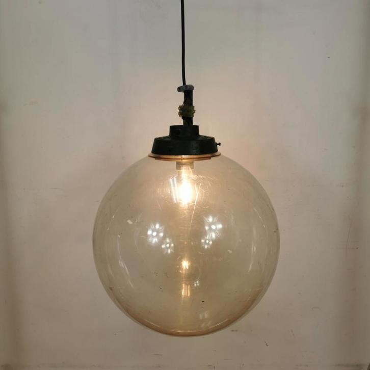 Zeer grote bollamp, hanglamp lamp Industriële verlichting, Huis en Inrichting, Lampen | Hanglampen, Gebruikt, Minder dan 50 cm