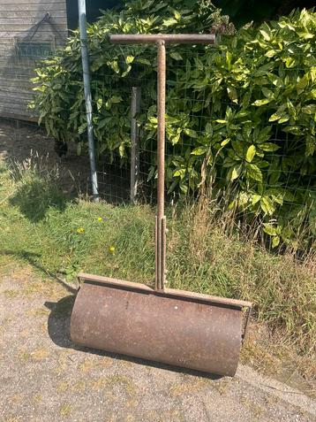 Gazonrol beschikbaar voor biedingen