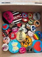 Verschillende buttons, Hobby en Vrije tijd, Feestartikelen, Ophalen of Verzenden, Zo goed als nieuw