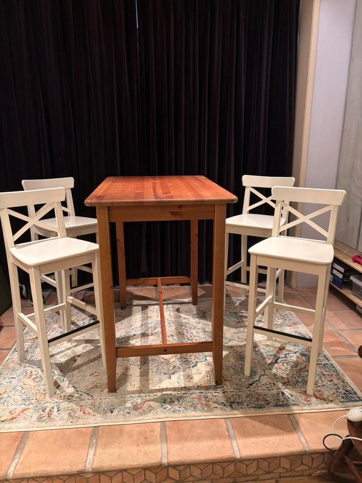 Hoge IKEA bar/ontbijt set, Huis en Inrichting, Barren, Gebruikt, Inclusief barstoelen, Ophalen