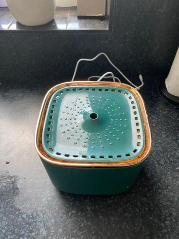 Drink fontein voor katten beschikbaar voor biedingen