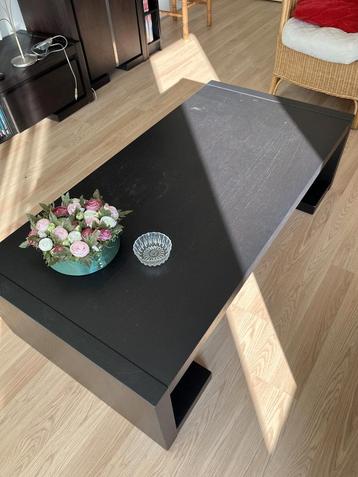 Zware moderne zwarte tafel