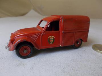 Dinky Toys 25D (1958) CITROEN 2 CV FIRE SERVICE VAN. I.g.st. beschikbaar voor biedingen