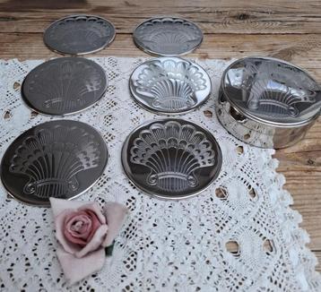 6 Verzilverde onderzetters, schelp, met verzilverd doosje beschikbaar voor biedingen