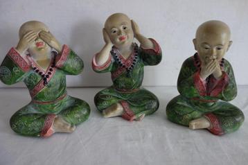 Beelden 3 maal in Oosterse stijl beschikbaar voor biedingen