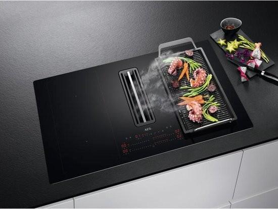 Aeg CCE84751CB inductie met afzuiging, Witgoed en Apparatuur, Kookplaten, Nieuw, Inbouw, Inductie, 4 kookzones, Ophalen of Verzenden