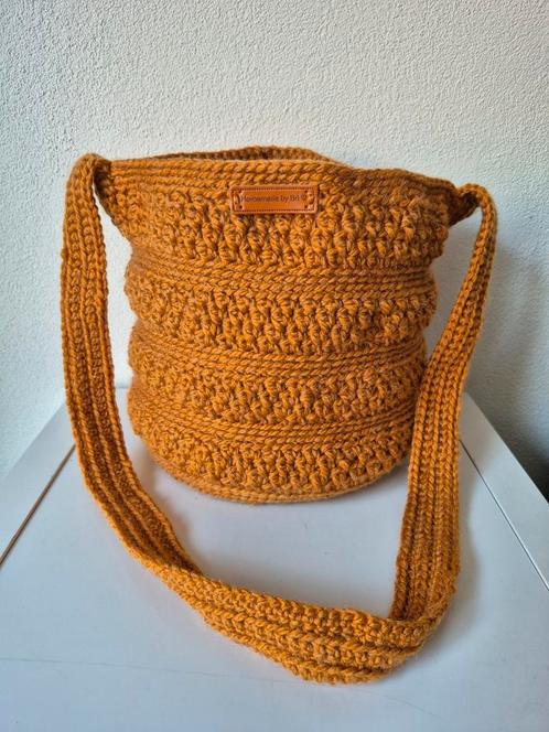 Zelfgehaakte schoudertas oker, Sieraden, Tassen en Uiterlijk, Tassen | Schoudertassen, Nieuw, Ophalen of Verzenden