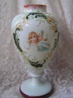 antieke vaas van handbeschilderd melkglas nr PP 1007, Antiek en Kunst, Verzenden