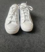 Chuck taylor all star leather mt 35, maar vallen als 36. 45, Verzenden, Wit, Sneakers of Gympen, Zo goed als nieuw