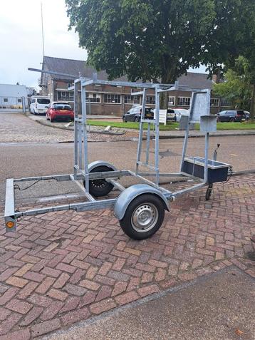 Te koop afsluitbare steiger transporter  beschikbaar voor biedingen