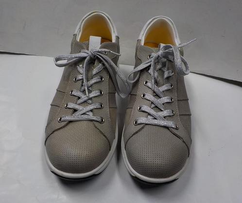 Taupe kleur Xsensible Stretchwalkers maat 42 H, Kleding | Dames, Schoenen, Zo goed als nieuw, Sneakers of Gympen, Ophalen of Verzenden
