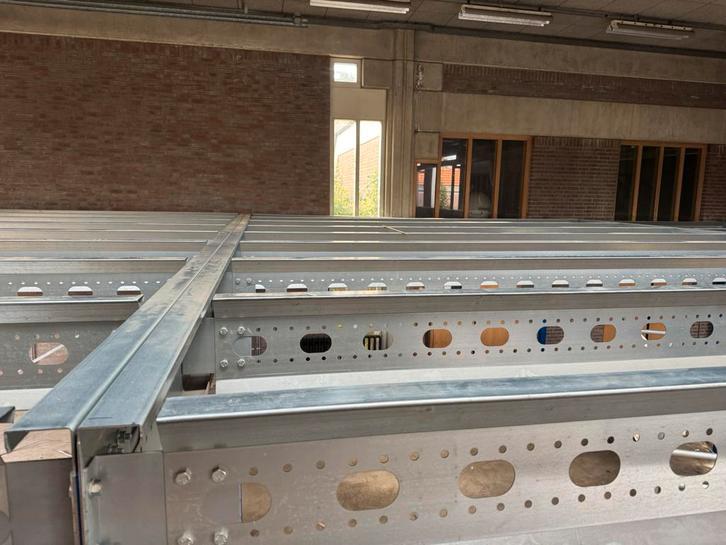 Entresol, verdiepingsvloer, tussenverdieping, mezzanine, Doe-het-zelf en Verbouw, Dakpannen en Dakbedekking, Zo goed als nieuw