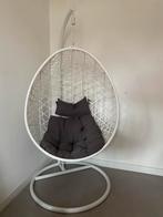 Witte hangstoel met grijze kussens, Huis en Inrichting, Stoelen, Ophalen, Wit, Metaal, Eén