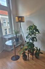Home Sweet Home - Zwarte Metalen Staande lamp met Gouden PVC, Huis en Inrichting, Lampen | Vloerlampen, Ophalen, Zo goed als nieuw