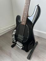 Linkshandige Sterling Stingray actieve basgitaar, Muziek en Instrumenten, Snaarinstrumenten | Gitaren | Bas, Ophalen, Zo goed als nieuw