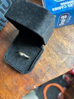Fijn goud ringetje met briljantjes nieuw 175 €, Sieraden, Tassen en Uiterlijk, Ringen, Verzenden, Zo goed als nieuw, 17 tot 18
