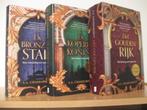 100 + BOEKEN FANTASY HOBB MEYER BARDUGO REBECCA YARROS, Ophalen of Verzenden, Gelezen