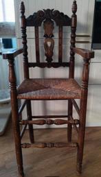 Antieke Eiken hoge Kinderstoel met Biezen Zitting, Antiek en Kunst, Antiek | Meubels | Stoelen en Banken, Ophalen