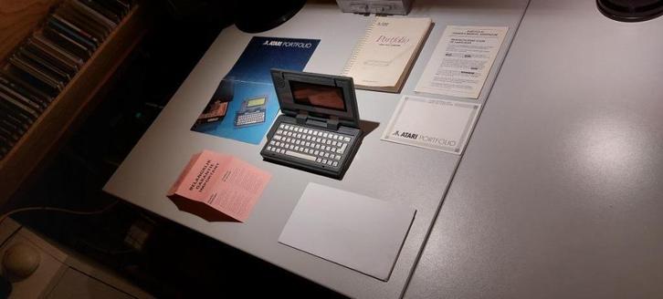 Atari Portfolio + voeding, Computers en Software, Vintage Computers, Ophalen of Verzenden
