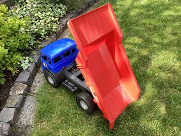 GROOTE, stevige, vrolijke KIEPAUTO, vrachtwagen beschikbaar voor biedingen