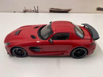 1:18 Minichamps Mercedes-Benz SLS Black Series  2013  beschikbaar voor biedingen