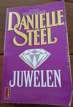 Boek Juwelen van Danielle steel, Ophalen of Verzenden, Gelezen, Danielle Steel