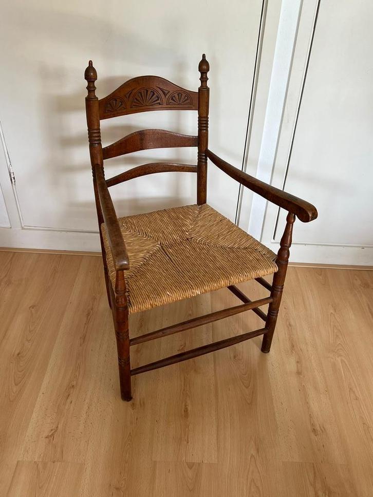 Antieke stoel met armleuningen, Antiek en Kunst, Antiek | Meubels | Stoelen en Banken, Ophalen