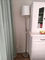Elegante Staande Lamp met Verstelbare Arm, Ophalen of Verzenden, Zo goed als nieuw, Metaal, Modern