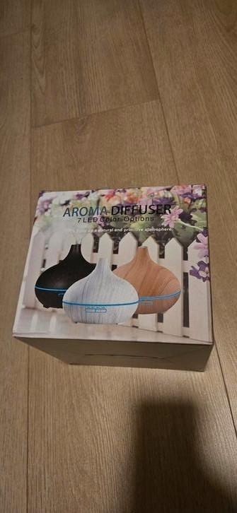Aroma diffuser met 7 kleuren - Nieuw  beschikbaar voor biedingen