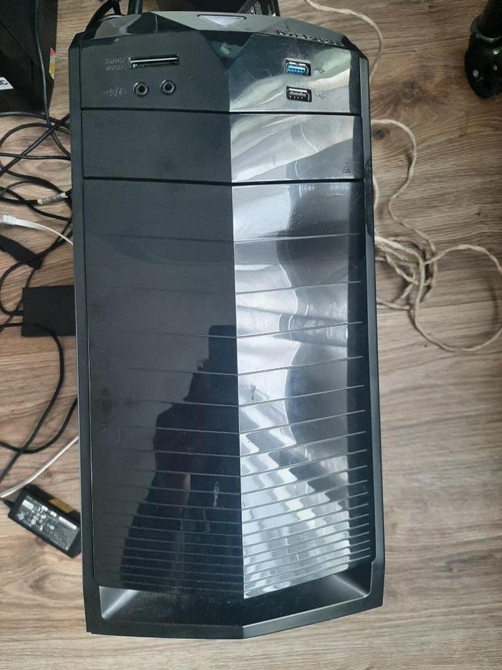 Medion Pc Intel i5 12 Gb Windows 11, Computers en Software, Desktop Pc's, Gebruikt, 3 tot 4 Ghz, SSD, 8 GB, Ophalen