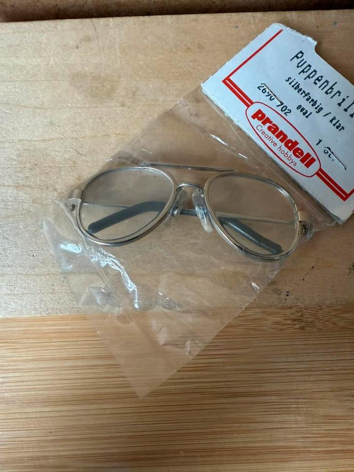 Bril voor pop - 7.2cm breed - metaal en glas, Verzamelen, Poppenhuizen en Toebehoren, Zo goed als nieuw, Poppenhuis, Ophalen of Verzenden